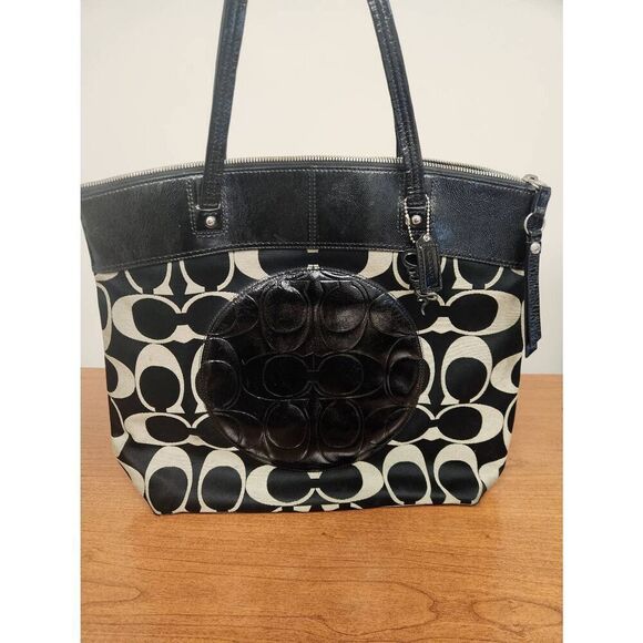 COACH Laura Signature Large Tote Black Metallic Medallion Canvas Leather 18335 - Picture 1 of 8